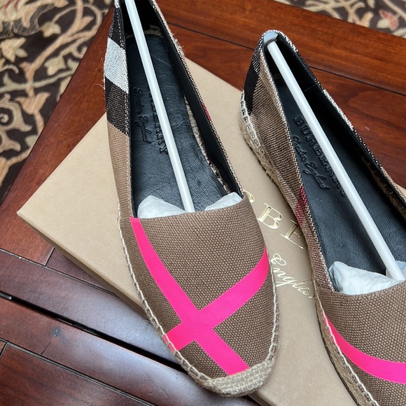 TODAY ONLY 💋 NWT BURBERRY ESPADRILLE FULL SET - Picture 2 of 8